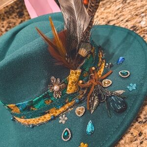 🐆💚Custom-Handmade Flat Brim Hat 💚🐆